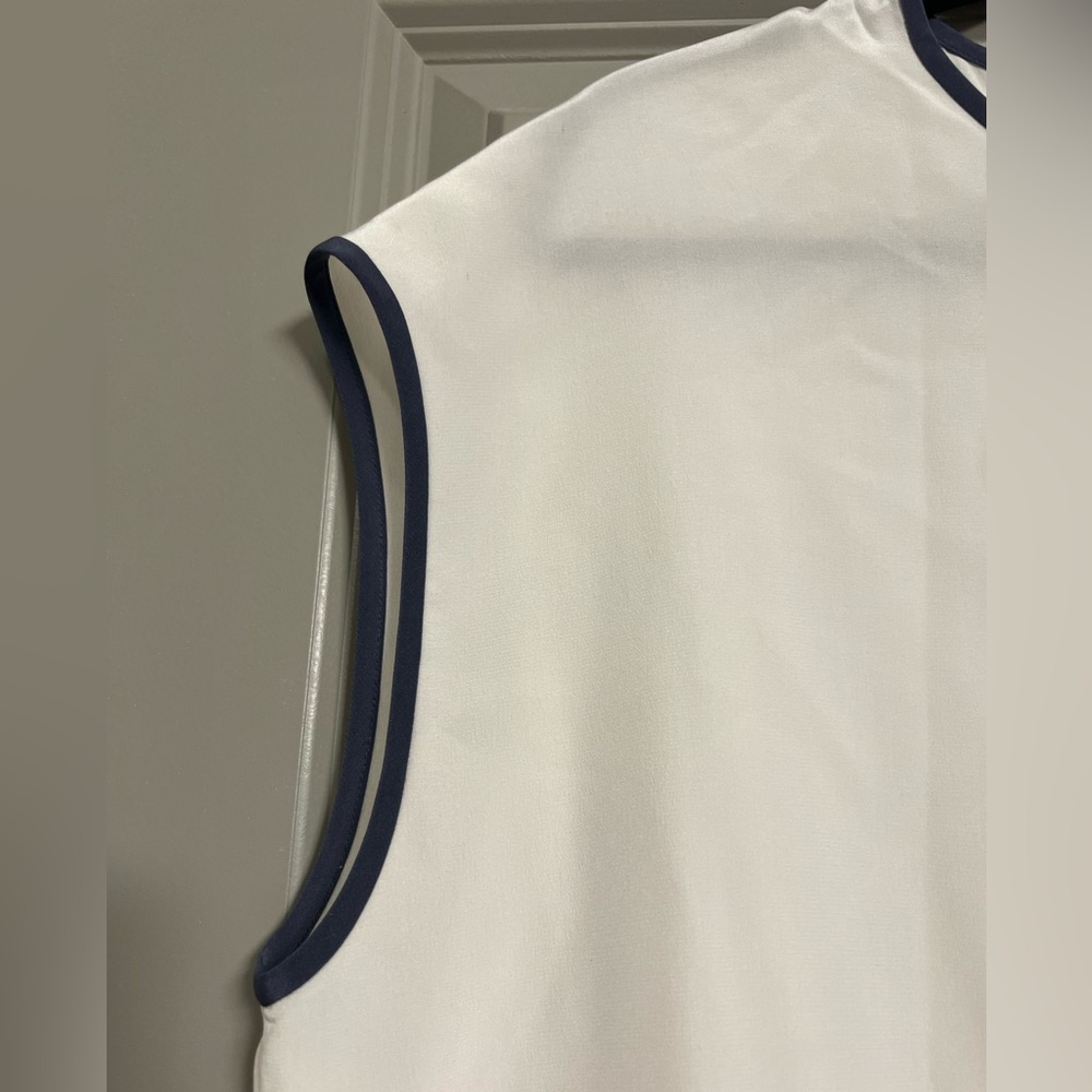 Vince Cream 100% Silk Top with Blue Trim Size Small - Boxy Fit - Picture 8 of 12